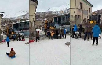 Kızak keyfi yol güvenliğine takıldı