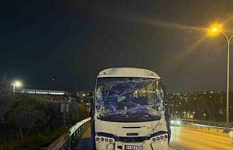 Kocaeli’de servis minibüsü tıra çarptı: 6 yaralı