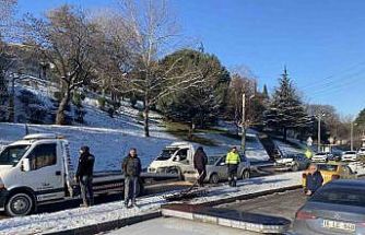 Kontrolden çıkan otomobil çarptığı aracı karşı yöne savurdu: 4 yaralı