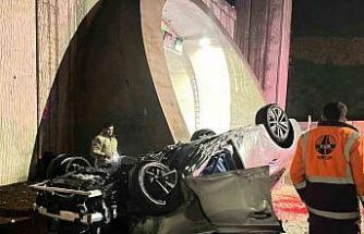 Kontrolden çıkan otomobil tünel girişinde takla attı: 1 yaralı