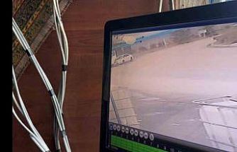 Kontrolden çıkan otomobilin çarptığı tırın deposu patladı