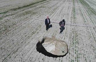 Kontrolsüz ve yoğun yeraltı suyu kullanımının bedeli: Ovadaki obruklar