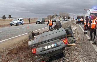 Konya’da otomobil devrildi: 6 kişi yaralandı