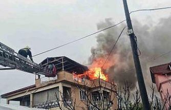 Köyceğiz’de çatıda balyan yangında ev tamamen yandı