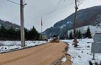 Köylerde yol bakım çalışmaları sürüyor