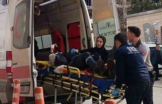 Makineye sıkışan işçi ağır yaralandı