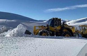Malatya Büyükşehir Belediyesinin karla mücadele çalışmaları devam ediyor