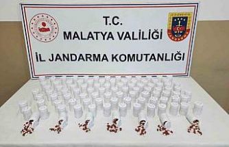 Malatya’da 5 bin 561 adet sentetik ecza hap ele geçirildi