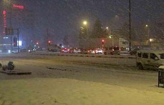 Malatya’da kar yağışı ulaşımda aksamalara yol açtı