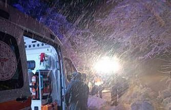 Malatya’da yolda mahsur kalan vatandaşları belediye ekipleri kurtardı
