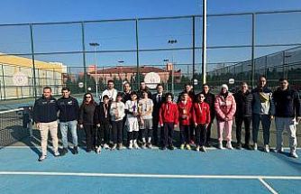 Manisa’da genç sporcular tenis il birinciliği için ter döktü