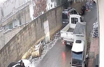 Mardin’de kopan elektrik teli gençlerin üzerine düştü