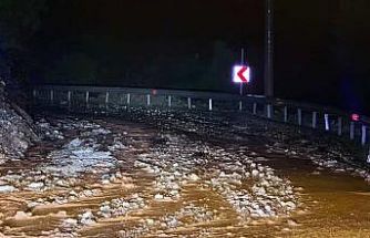 Marmaris’te sağanak yağış etkili oldu, yollar dereye döndü