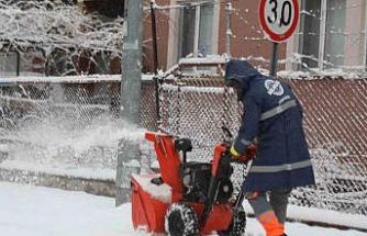 Melikgazi ekipleri 58 mahallede kar küreme çalışması yaptı