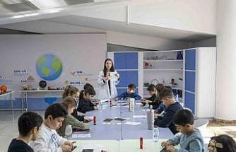 Mersin’de çocuklar yarıyıl tatilinde bilimi keşfediyor