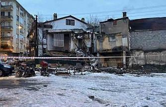 Metruk bina çöktü, mahallede panik yaşandı