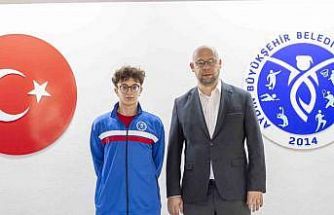 Milli yüzücü Aydın Büyükşehir Belediyespor’da