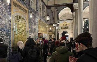 Miraç Kandili’nde vatandaşlar Eyüpsultan Camii’ne akın etti