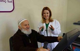 Moral Evi’nin renkli kişiliği çevresine neşe saçıyor