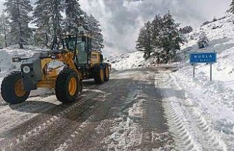 Muğla’da karla mücadele aralıksız devam ediyor