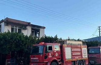 Müstakil ev alevlere teslim oldu