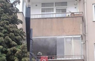 Ocakta unutulan yemek yangına sebep oldu