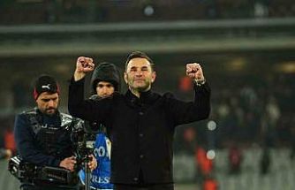 Okan Buruk, taraftarlara 3’lü çektirdi