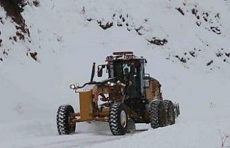 Oltu’da 65 mahalle yolunu ulaşıma açmak için çalışmalar sürüyor
