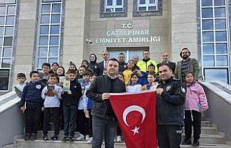 Ordu’da minikler kitaplarını emniyet teşkilatı birlikte okudu