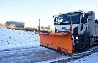 Osmangazi Belediyesi ekipleri tuzlama çalışmalarını sürdürüyor