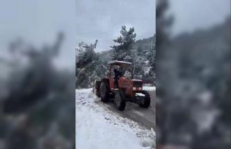 Osmaniye’de kapanan köy yollarını muhtar kendi imkanlarıyla açıyor