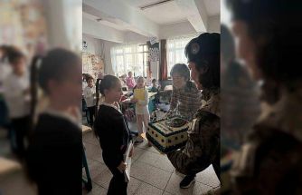 Özel Harekat polislerinden şehit kızına doğum günü sürprizi