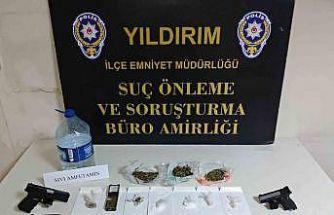 Polis pizzacı kılığına girdi, "Baron abla" lakaplı torbacı kadını yakaladı