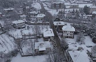 Safranbolu’da kar yağışı tarihi konakları yeniden beyaza bürüdü