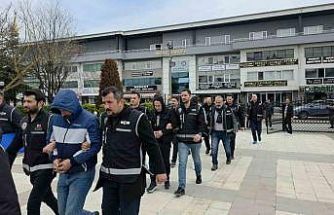 Sahte kimlikle arazi satıp milyonluk vurgun yapmaya çalışan 4 kişi tutuklandı