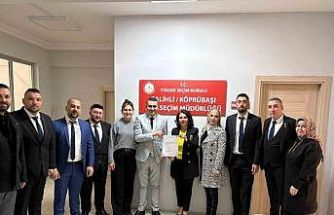 Salihli bakkallarda yeni başkan mazbatasını aldı