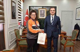 Salihli Kaymakamı Güldoğan, Türkiye Şampiyonu öğrenciyi ağırladı