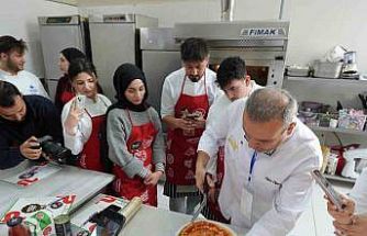 Şampiyon şeften uygulamalı pizza eğitimi