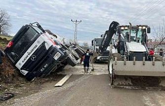Samsun’da beton mikseri kanala devrildi
