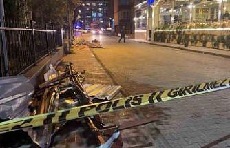 Samsun’da fırtına çatıları uçurdu, ağaçları devirdi