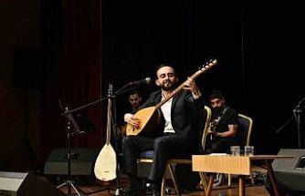 Sanatçı Salih Gündoğdu’dan Ata Sahne’de türkü şöleni