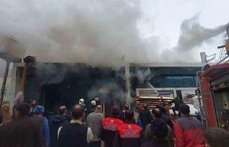 Sanayi sitesinde büyük yangın: 5 kişi hastaneye kaldırıldı