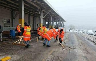 Şanlıurfa’da kar temizliği sürüyor