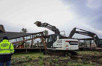 Sapanca Gölü kıyısında kaçak iskele ve yapı yıkımları devam ediyor: 89 yapı kaldırıldı