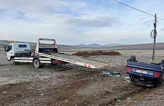 Şarampole devrilen otomobilde 2 kişi yaralandı