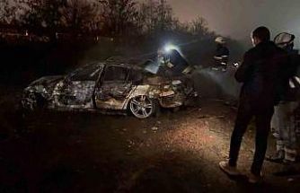 Şarampole uçan otomobil alev aldı: Canlarını son anda kurtardılar