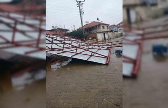 Sarıgöl’de fırtına etkili oldu