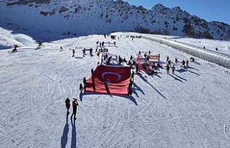 Sarıkamış şehitleri Erciyes’te anıldı