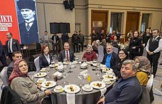 Seçer: "Şehitlerimiz bu ülkenin onurunu omuzlarında taşıdı"