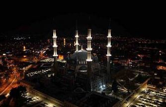 Selimiye Camii’nin ışıkları yıllar sonra yeniden yandı